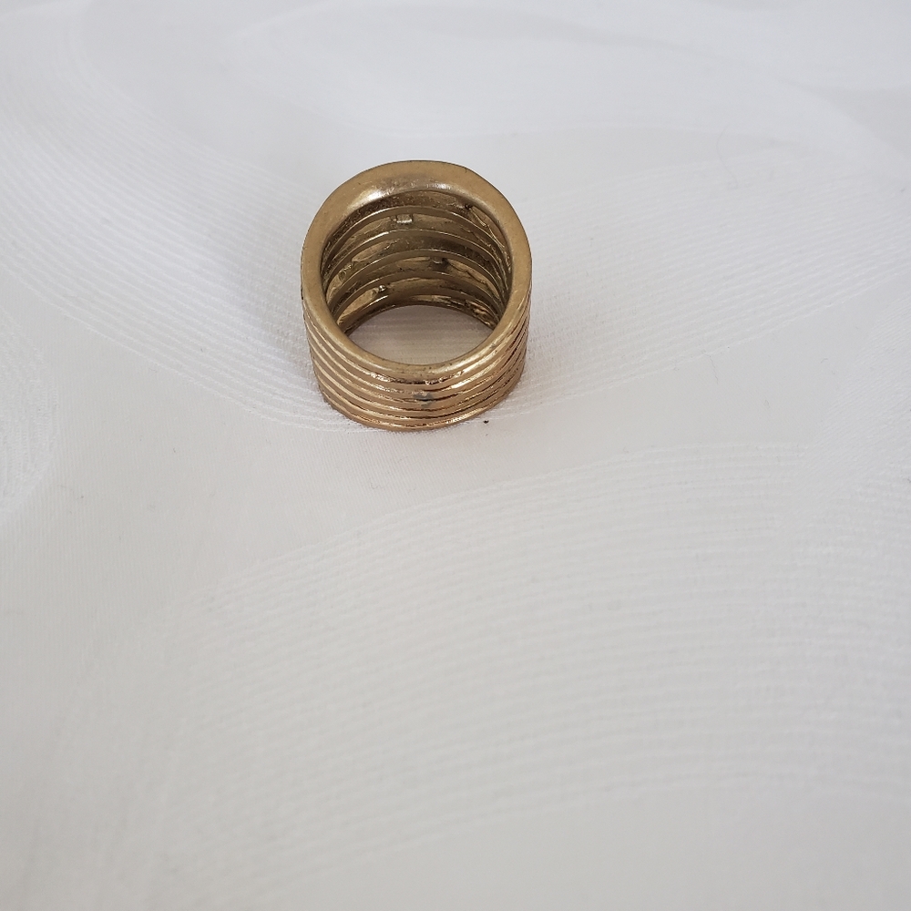 Banana Republic Women's ring (size 7) - Picture 3 of 4